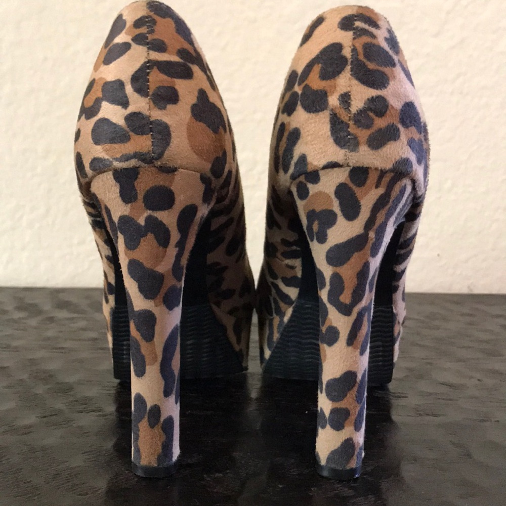 Mossimo Leopard Print Platform Pump - image 4